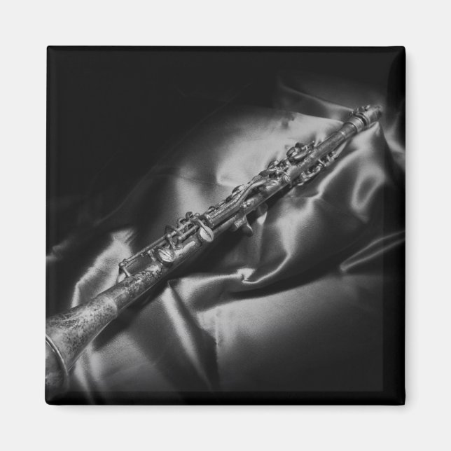 Íman Natureza-morta de clarinete antigo, P&B (Frente)