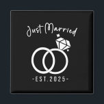 Íman Newlyweds 2025 Noiva E Planners De Casamento De Gr<br><div class="desc">Notícias De 2025,  Noiva E Planners De Casamento De Groom Recem casados 2025 Anéis De Casamento Correspondendo Casal</div>