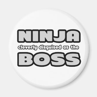 Íman Ninja Claramente Disfarçada De Chefe