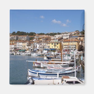 Íman No porto da vila de Cassis. Pesca e