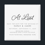 Íman No Último Script Minimalista Moderno Salvar A Data<br><div class="desc">Uma simples imã salve a data moderna. Personalize este design preto e branco minimalista para ter seus detalhes pessoais e sua mensagem.</div>
