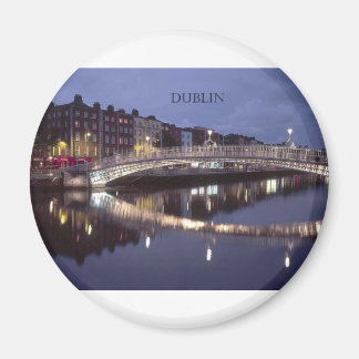 Íman Noite da Ponte de Dublin sobre a Irlanda (Rua.K)