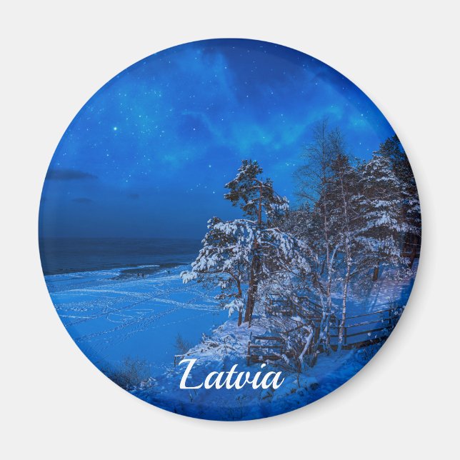 Íman Noite de inverno com pinheiros cobertos de neve na (Frente)