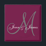 Íman Noiva Casada Nomes Monograma Magnet<br><div class="desc">Magnet De Monograma De Nomes De Noiva De Casamento. Personalize as cores e as informações pessoais. Estes fazem favores de casamento excelente.</div>