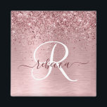 Íman Nome do Monograma da Lâmina Rosa Bruta de Metal Gl<br><div class="desc">Personalize facilmente este design de ímã chique moderno com brilho bonito rosado e brilhante em uma camada metálica rosada pincelada e esfregada.</div>