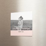 Íman Nome Pré-nalizado de Foto Rosa e Cinza do Casal Mo<br><div class="desc">Nome Pré-nalizado de Foto Rosa e Cinza do Casal Moderno</div>
