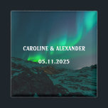 Íman Norte Lights Aurora Borealis Night Sky Weding<br><div class="desc">Luzes nortes,  imã de Casamento Aurora Borealis. Céu noturno,  estrelas,  ímã de montanha. Personalize com seus Nomes e a data do casamento.</div>