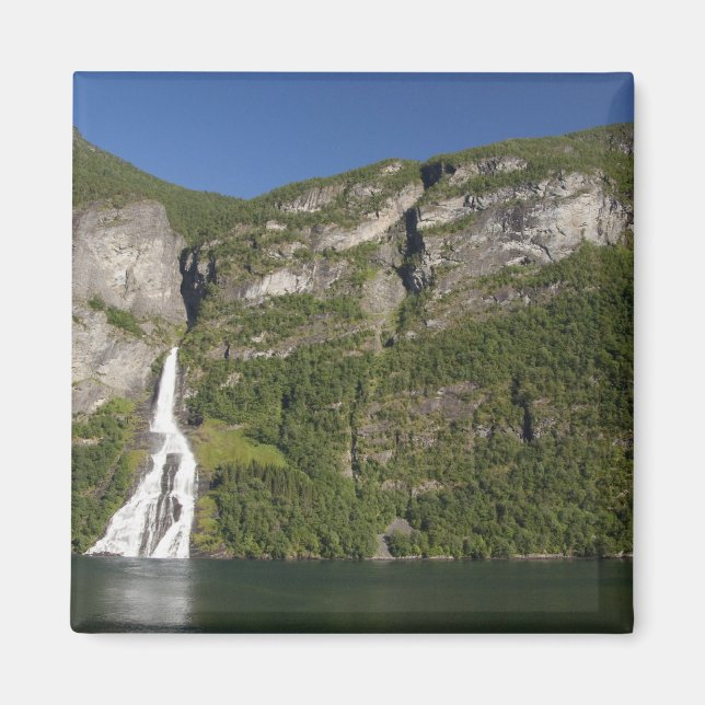 Íman Noruega, Geirangerfjord (UNESCO), Geiranger. (Frente)