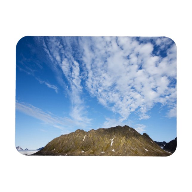 Íman Noruega, Svalbard, Nuvens acima de penhascos íngre (Horizontal)