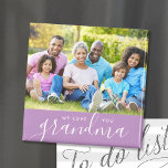 Íman Nós Te Amo Foto Personalizada Da Avó<br><div class="desc">Magnetos personalizados de barato personalizados personalizados com suas fotos e texto. Adicione uma foto especial com sua mãe ou avó para Dia de as mães. O texto diz "Nós Amo-Te Vovó" ou personaliza-o com a tua própria mensagem. Use as ferramentas de design para adicionar mais fotos, alterar a cor do...</div>