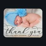 Íman Nova Caligrafia Moderna Elegante Obrigado B<br><div class="desc">Nova Foto Do Bebê Da Caligrafia Moderna Elegante Obrigado Magnet - Script Preto</div>