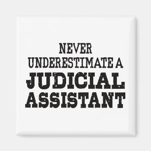 Íman Nunca subestime um assistente judicial