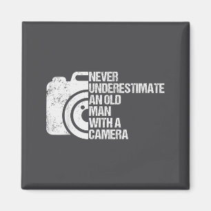 Íman Nunca Subestime Um Homem Velho Com Uma Foto De Câm