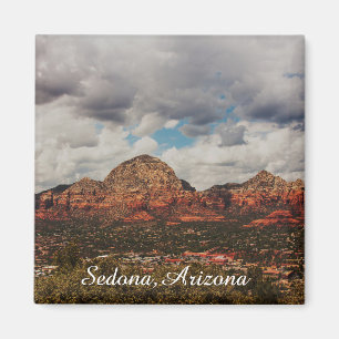 Íman Nuvens à medida que se enrolam em Sedona