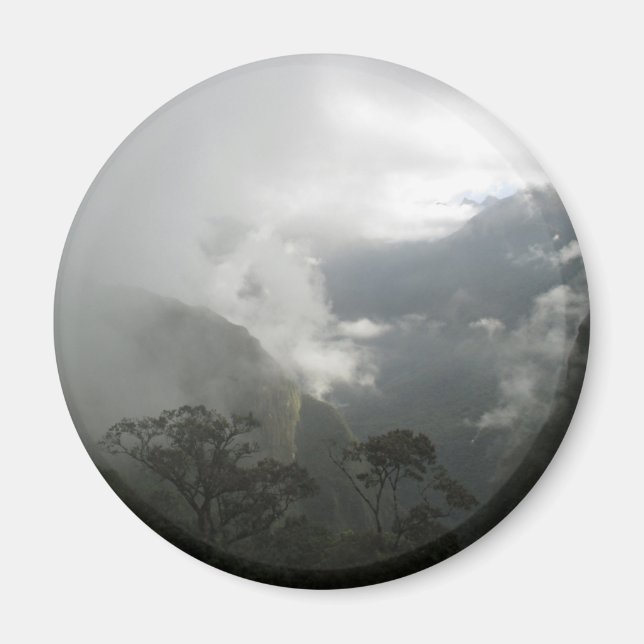 Íman Nuvens de cinza acima das montanhas (Frente)