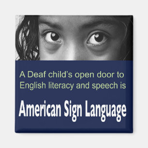 Íman O ASL ajuda a criança surda a aprender a instruç