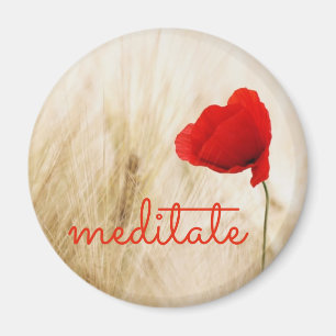 Íman O costume citado MEDITATE com flor da papoila