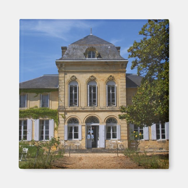Íman O edifício principal do castelo, renovado por (Frente)