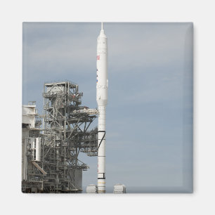 Íman O foguete Ares I-X é visto na plataforma de lançam