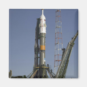Íman O foguete de Soyuz é erigido na posição 2