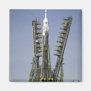 Íman O foguete de Soyuz é erigido na posição 4
