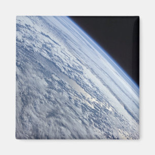 Íman O horizonte da terra contra a obscuridade do