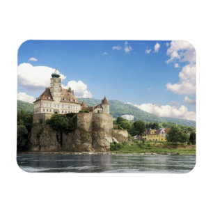 Íman O impressionante Castelo Schonbuhel fica acima do