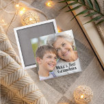 Íman O melhor ímã da vovó do mundo<br><div class="desc">Celebre a sua avó com este magneta emocionado e personalizável com o texto 'A Melhor Avó do Mundo' ao lado de uma foto carinhosa. Um presente perfeito para aniversários, Dias de as mães, ou qualquer ocasião para mostrar seu amor e apreço! Este imã da vovó certamente trará um sorriso para...</div>