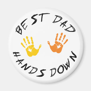 Íman O melhor pai entrega para baixo o presente