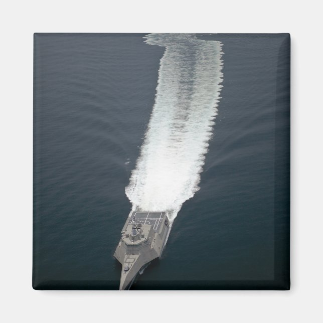 Íman O navio de combate litoral Independência 2 (Frente)