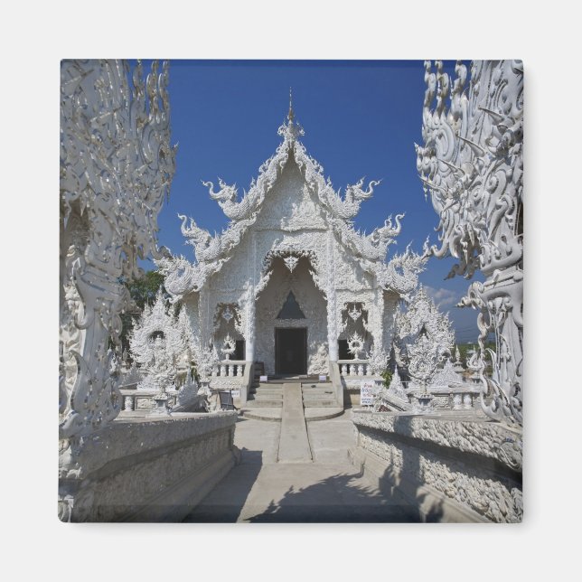 Íman O novo templo branco de Wat Rong Khun em (Frente)