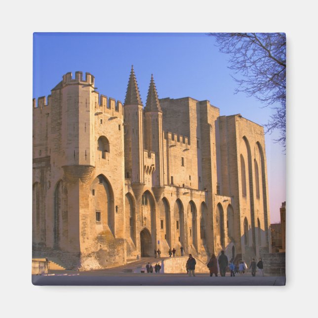 Íman O Palácio do Papa em Avinhão com pessoas (Frente)
