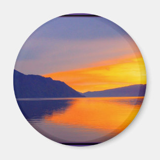 Íman O pôr do sol roxo no lago Pend Orielle Set