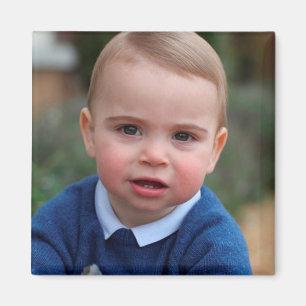 Íman O príncipe Louis comemora o primeiro aniversario