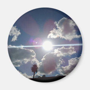 Íman O Sol Brilhando Através Das Nuvens De Prata