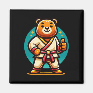 Íman O Urso De Karate Pose Os Dentes Para Cima