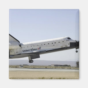 Íman O vaivém espacial Atlantis prepara-se aterrando 2