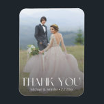 Íman obrigado de fotos de casamento da tipografia da mo<br><div class="desc">elegante tipografia de moda branca obrigado de casamento você Magnet</div>