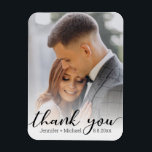 Íman obrigado, moderna letra chic, foto de casamento<br><div class="desc">obrigado,  moderna letra chic,  personagem de fotos de casamento</div>