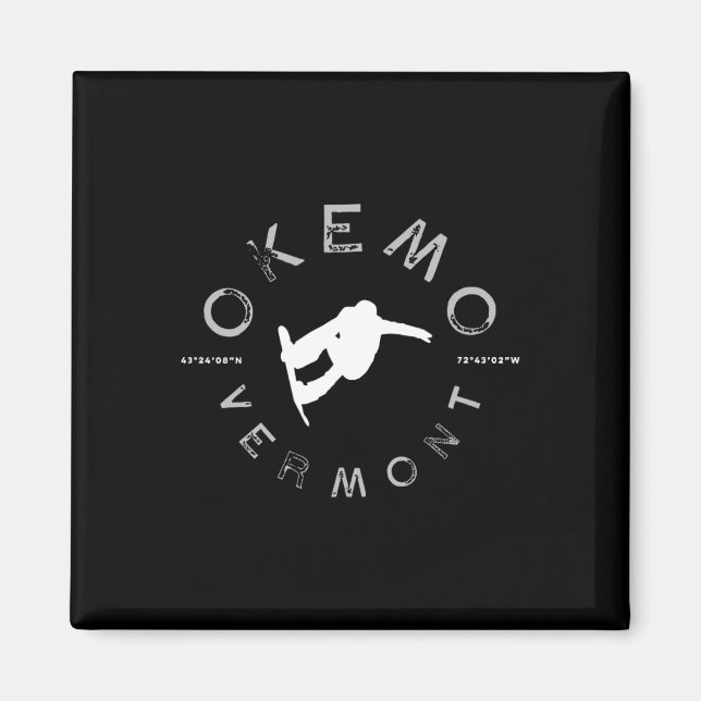 Íman Okemo Mountain Vermont Graphic Vintage Snowboard T (Frente)