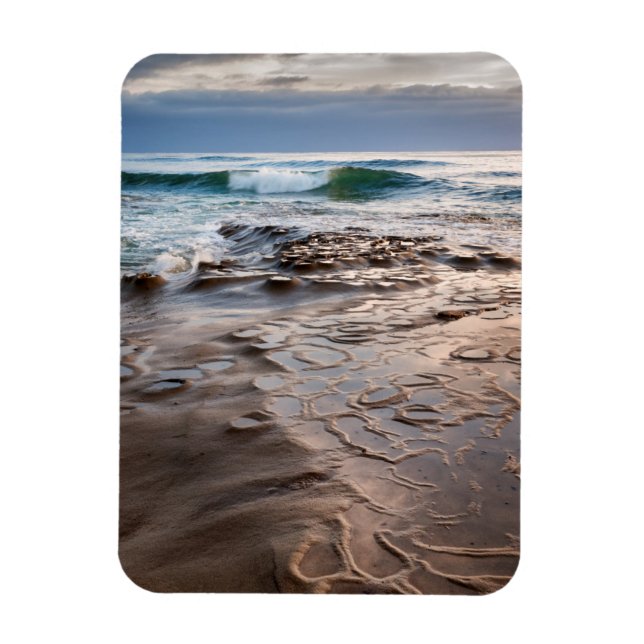 Íman Onda quebrando na praia, Califórnia (Vertical)