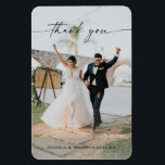 Íman Ontem De Casamento Obrigado Foto Magnet<br><div class="desc">Diga a todos o quanto você os apreciou fazendo parte de sua grande celebração com este imã de fotos de casamento! Adicione facilmente sua foto favorita de casamento e edite seus detalhes.</div>