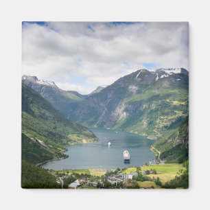 Íman Opinião de Geirangerfjord no ímã quadrado de
