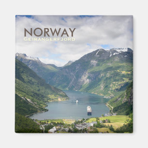 Íman Opinião de Geirangerfjord no ímã quadrado do te
