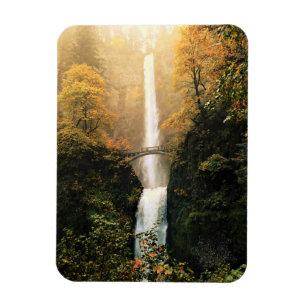Íman outono em Multnomah Falls, OU