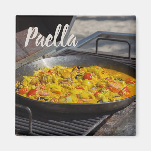 Íman Paella é cozida em um presente de chef