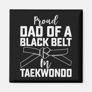 Íman Pai Orgulhoso De Um Faixa Preta Em Taekwondo - Pai