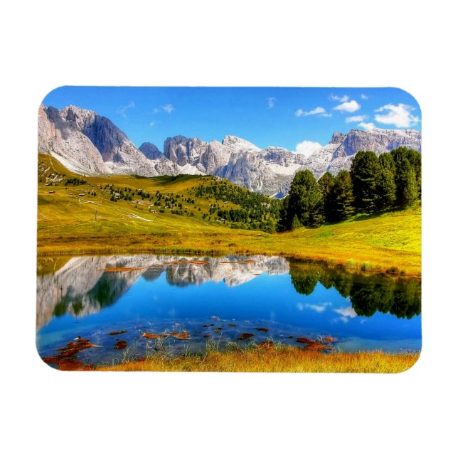 Íman Paisagem Verde com Montanhas Pond e Snowy (Horizontal)