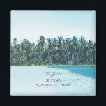 Íman Palmas de Aquarela Tropical & Casamento de Praia<br><div class="desc">Uma bela palmeira tropical aquática e design de casamento de praia. Um design único com palmeiras, paisagem tropical de praia como fundo. Um design de casamento de destino de Verão moderno com palmeiras e tons de cor de Boho modernos. Um elegante imã de casamento favorece a design com elementos modernos....</div>