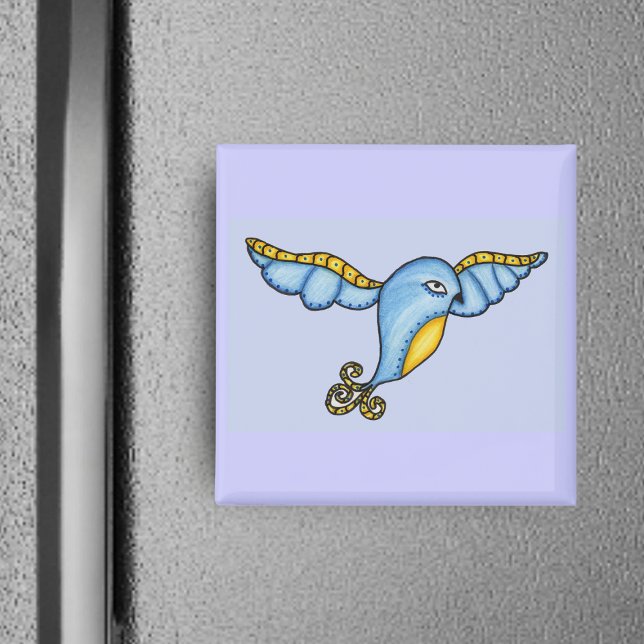 Íman Pássaro Azul No Magnete De Voo (Flying fantasy bluebird with yellow scrolled tail on blue square magnet.)